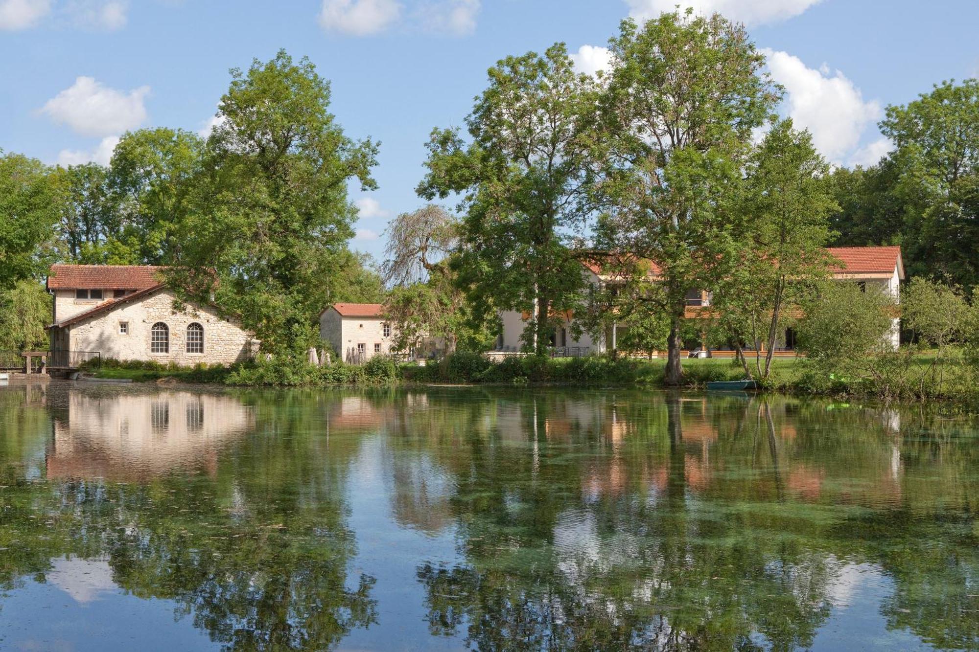 Logis La Source Bleue Hotel Gudmont-Villiers Exterior foto