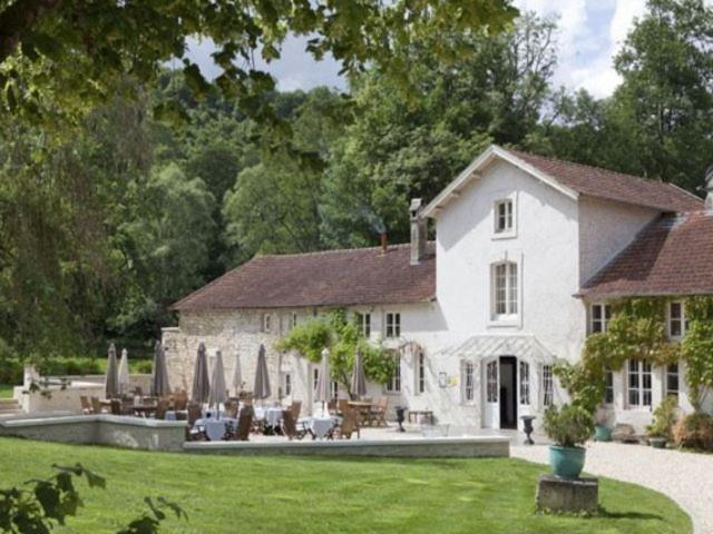 Logis La Source Bleue Hotel Gudmont-Villiers Exterior foto