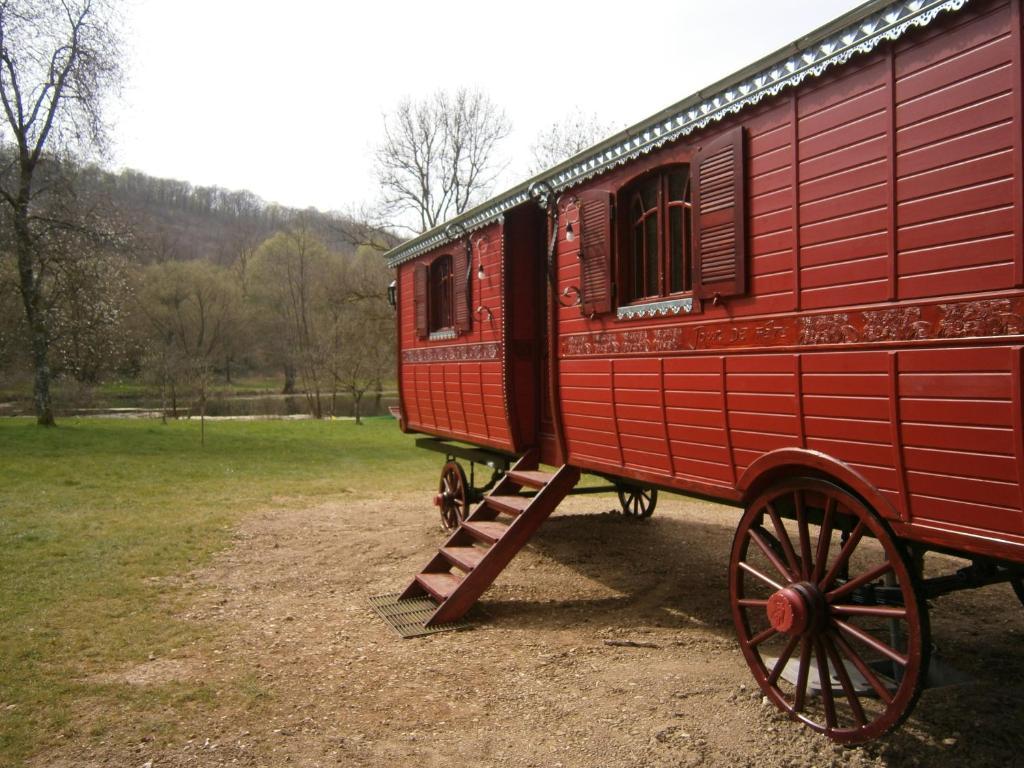 Logis La Source Bleue Hotel Gudmont-Villiers Cameră foto